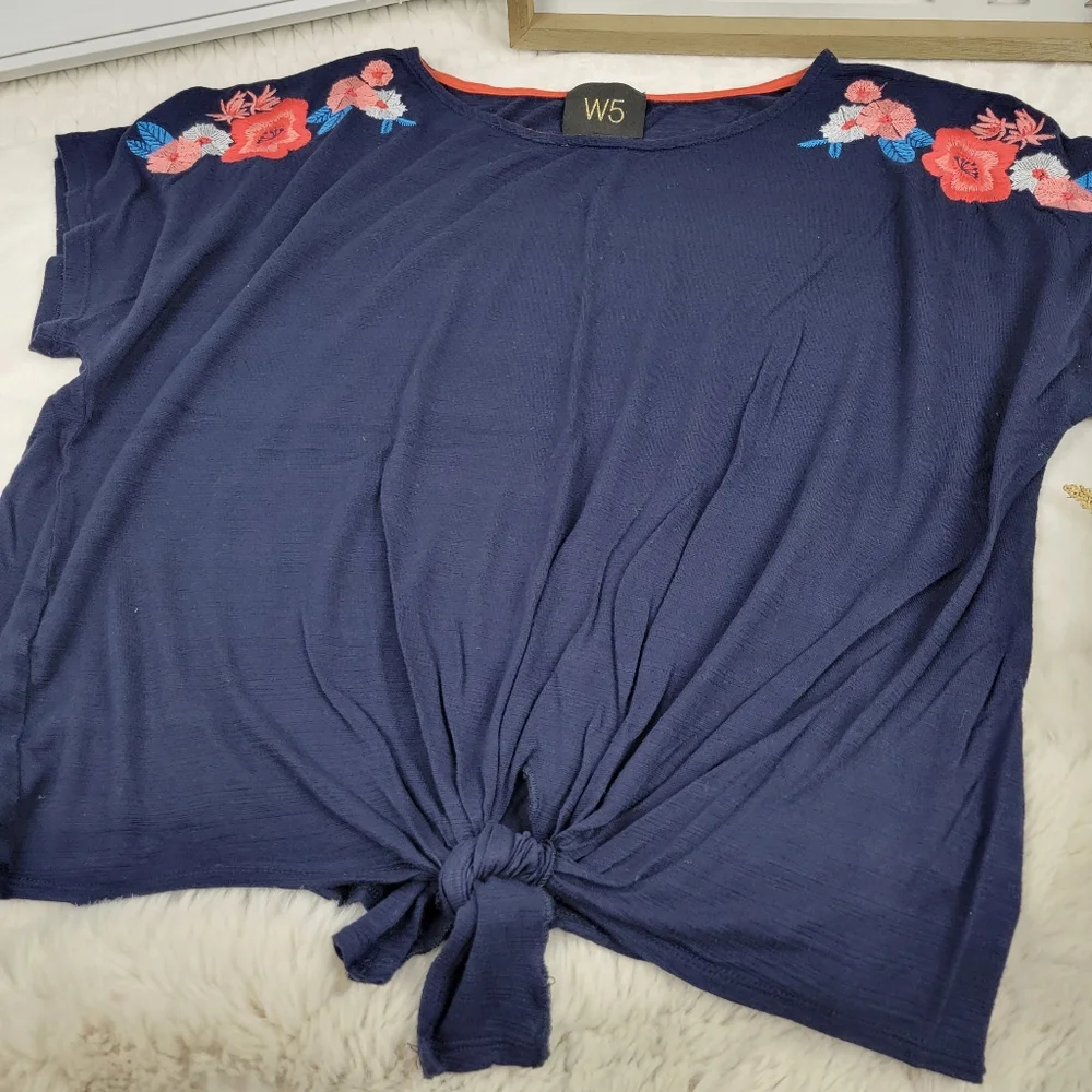 W5 Tie Front Top with Embroidered Flowers - Picture 10 of 11